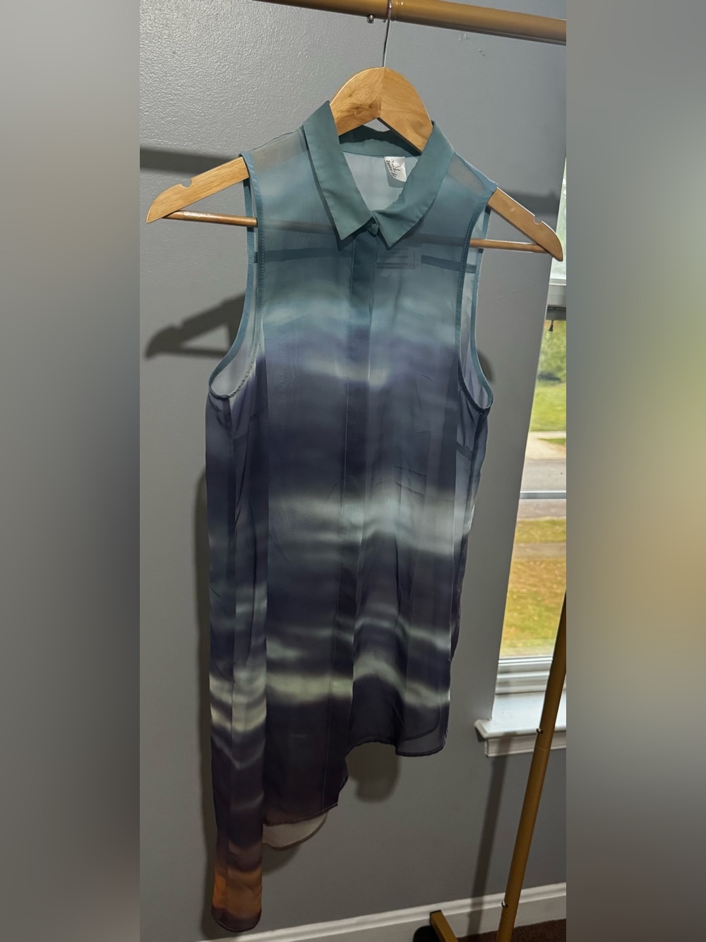 Women's Sheer Sleeveless Ombre Asymmetrical Blouse Button Up in Teal and Gray